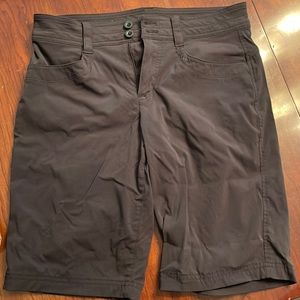 Bermuda shorts size 6